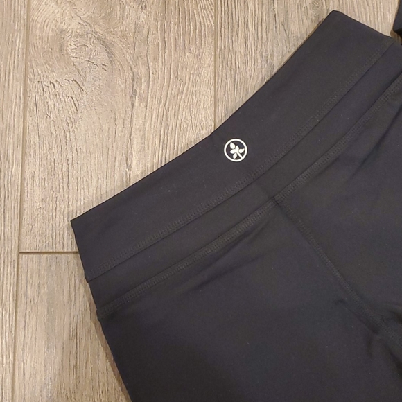 Brand New Roots Yoga Pants XS - Picture 2 of 3